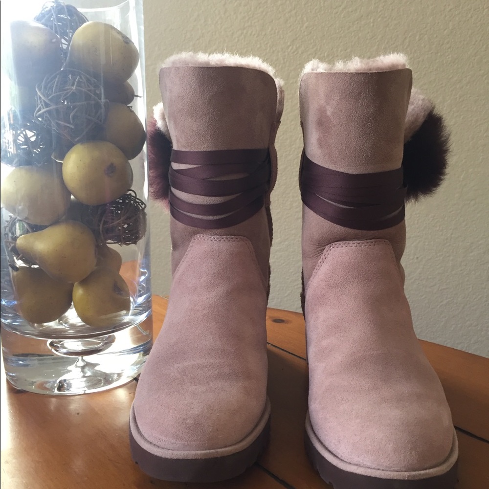 UGG Brita Boots in Dusk size 6